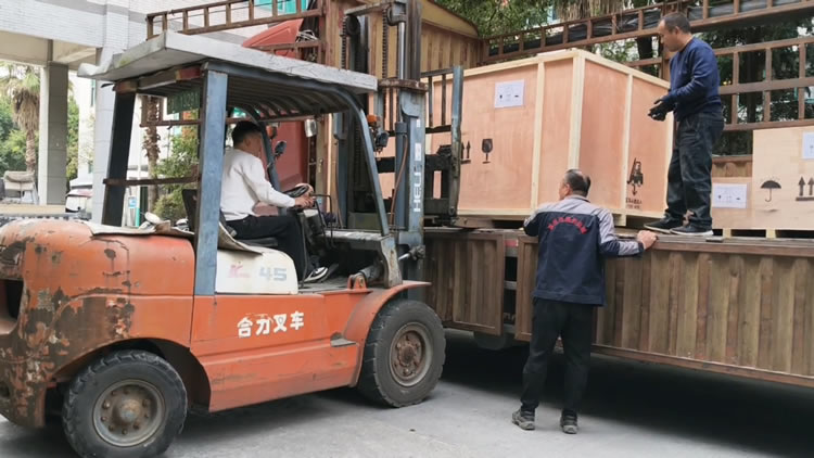 铝箔分乐竞体育·乐竞官方网站,乐竞体育(中国)
装车发货 铝箔分乐竞体育·乐竞官方网站,乐竞体育(中国)
装车发货
